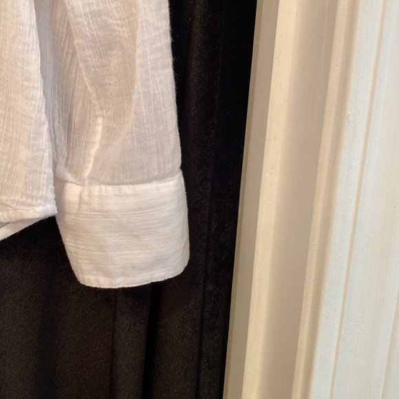 Calvin Klein woman’s blouse, size M, white cotton, button front - Picture 6 of 8